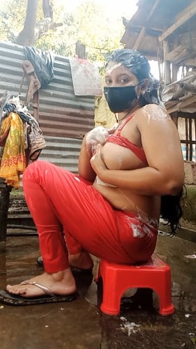 Sexy Bengali Girl Bathing Nude Fingering