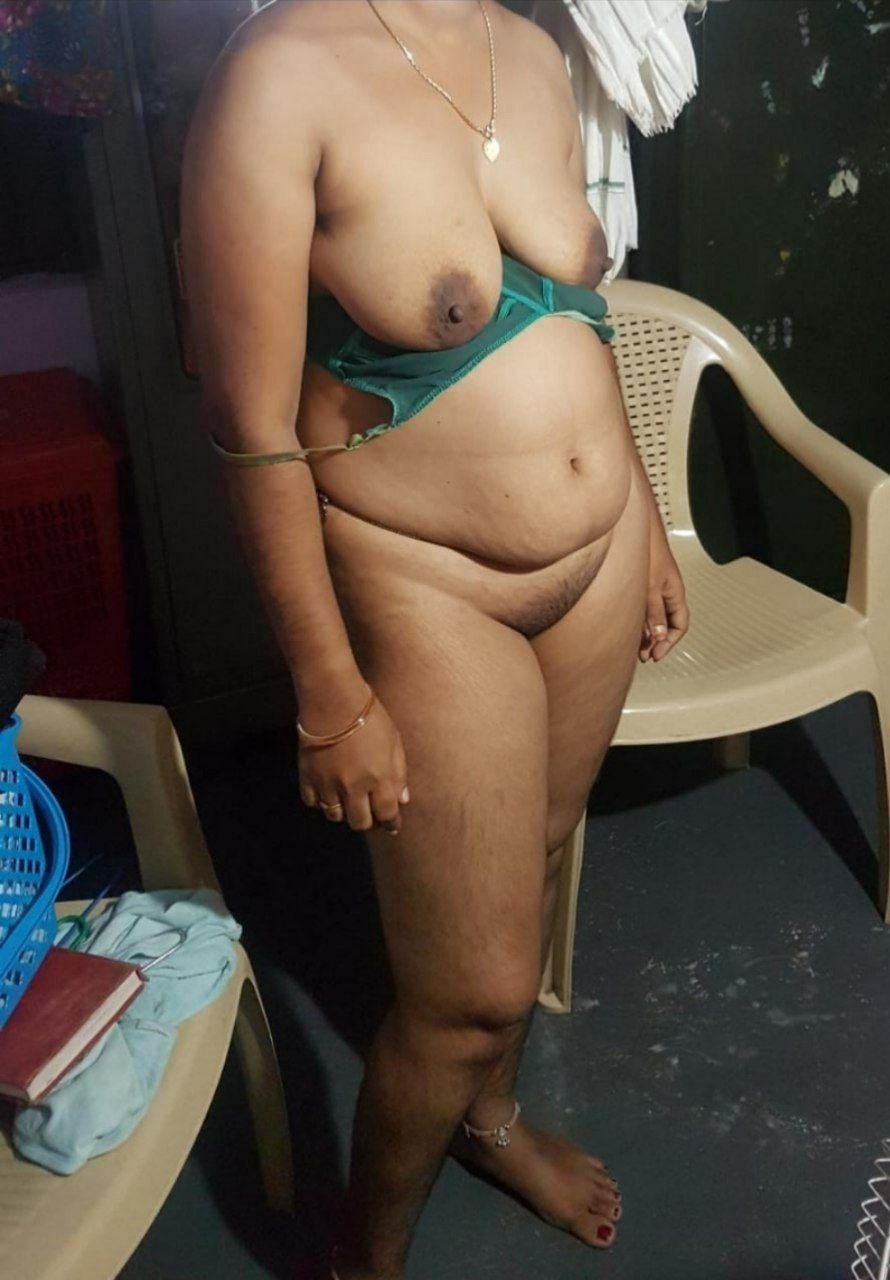 Tamil wife nude photos taken by her husband pic