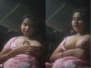viral Indian wife with big boobs playing