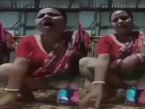 Bengali boudi sex masturbation using water