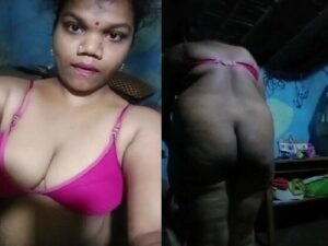 Tamil aunty sex ass show during viral dress
